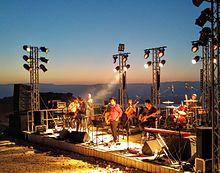 Knesiyat hasekhel Live Massada 2015.jpg