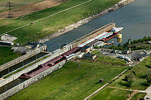 Mississippi River Lock number 27.jpg