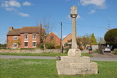 The cross at Ashleworth and Boxbush farm - geograph.org.uk - 775105.jpg
