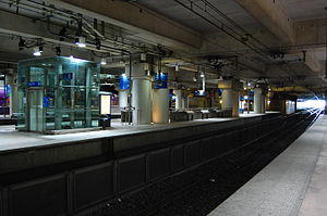 Gare de la Bibliothèque François Mitterrand July 17, 2010.jpg