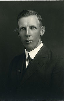 Henry Elvins Spencer - (ca. 1917 -1925) (16867223822).jpg
