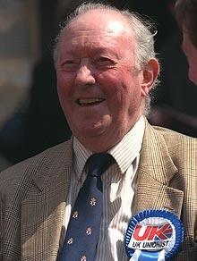 Conor Cruise O'Brien.jpg