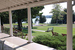 Fountain Point porch 2 2010.JPG