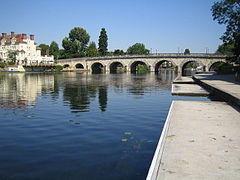 Maidenhead Bridge and River Thames - geograph.org.uk - 205285.jpg