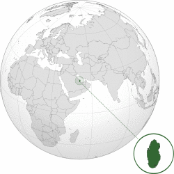 Location and extent of Qatar (dark green) on the Arabian Peninsula.