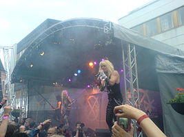 Crashdïet live at Peace & Love 2007