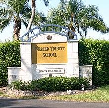Entrance gate, Palmer Trinity School.jpg