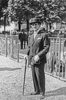 (Pierre) Wertheimer (propriétaire du cheval Epinard, à l'hippodrome de Saint-Cloud, lors du match contre le cheval Sir Gallahad, le 19 mai 1924) - (photographie de presse) - (Agence Rol).jpg