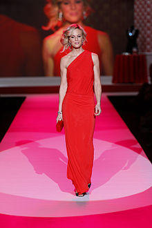 Elisabeth Hasselbeck in Donna Karan, 2010.jpg