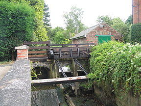 Sluice Gate Asfordby geograph 523653.jpg
