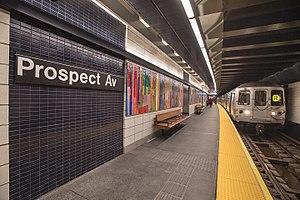NYCT 8692 (38090305082).jpg