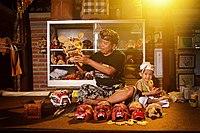 Pembuat tapel barong dan topeng.jpg