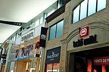 Stores' entrance - panoramio.jpg