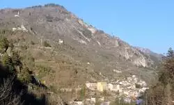 Stroppo panorama da ovest a destra frazione Bassura.png