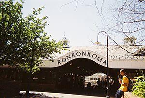 Ronkonkoma Station Archway.jpg