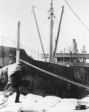 USS Asterion (AK-100) 01.jpg