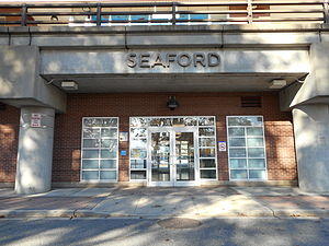 Seaford LIRR Station Entrance.JPG