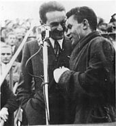 Bundesarchiv Bild 183-R78453, 10.Welt-Universitäts-Sommerspiele, Csik im Interview.jpg