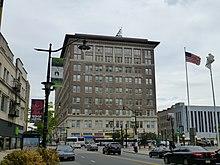 Kresge-Newark department store building in Newark, New Jersey.jpg