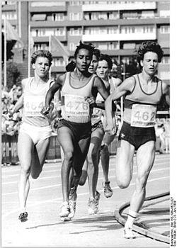 Bundesarchiv Bild 183-1989-0623-027, Sigrun Wodars, Yvonne Mai, Ellen Kießling.jpg