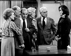 Mary Tyler Moore Show cast last show 1977.JPG