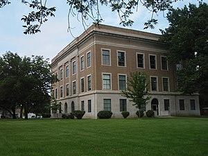 Osage County Courthouse in Lyndon