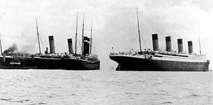Titanic (right) after the near-collision with City of New York (left, together with Oceanic to the far left)
