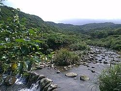草嶺古道前的雙溪河.jpg