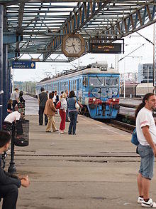 Beovoz in Novi Beograd railway station 2009.jpg