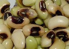 Black-eyed peas close up.jpg