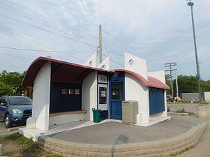 Grimsby Station (27560350371).jpg