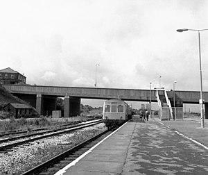 Rose Grove railway station in 1985.jpg