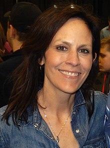 Annabeth Gish (46484543405) (cropped).jpg