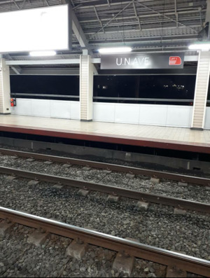 Line 1 United Nations Station Platform.png