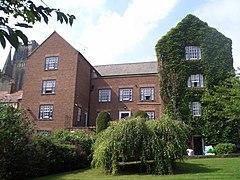 Hatfield college gatehouse.jpg