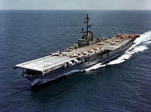 USS Antietam (CVS-36) operating training aircraft on 19 April 1961 (KN-4834).jpg