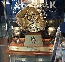 Alomar Golden Glove award.jpg