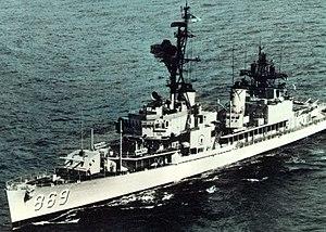 USS Arnold J. Isbell (DD-869) off Sydney, Australia, in 1970.jpg