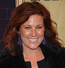 Elisa Donovan.jpg