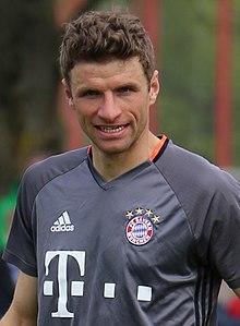 Thomas Mueller Training 2017-05 FC Bayern Muenchen-3 (cropped).jpg