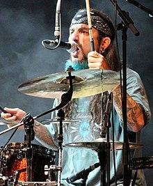 Portnoy performing in 2014