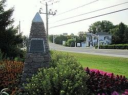 Upton - Monument honneur aux pionniers1.JPG