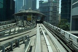 Tokyo Shiodome station tracks 2019-04 2.jpg