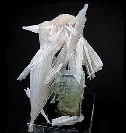 Scolecite, Apophyllite, Stilbite-450733.jpg