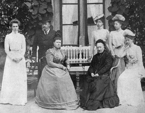 The Duke of Saxe-Coburg and Gotha with his family.jpg