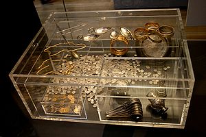 On this day in history ... - Page 8 Hoxne_Hoard_1