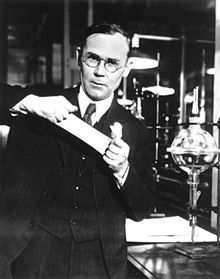 28 Feb - DuPont Scientist Wallace Carothers Invents Nylon Carothers