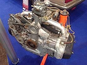 Lancia Flavia Flat four (Boxer) engine (26097832230).jpg