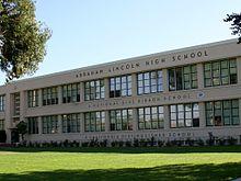 Abraham Lincoln High School building.jpg