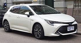 2018 Toyota Corolla (ZWE211R) ZR hybrid hatchback (2018-10-30) 01.jpg